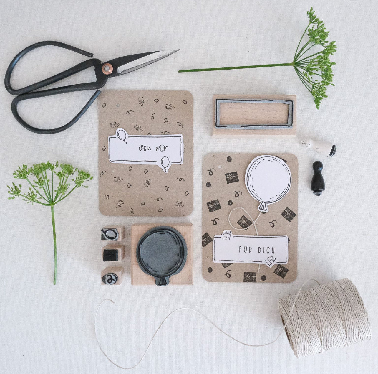 Bastelbeispiel mit dem Rahmenstempel Karten verzieren.