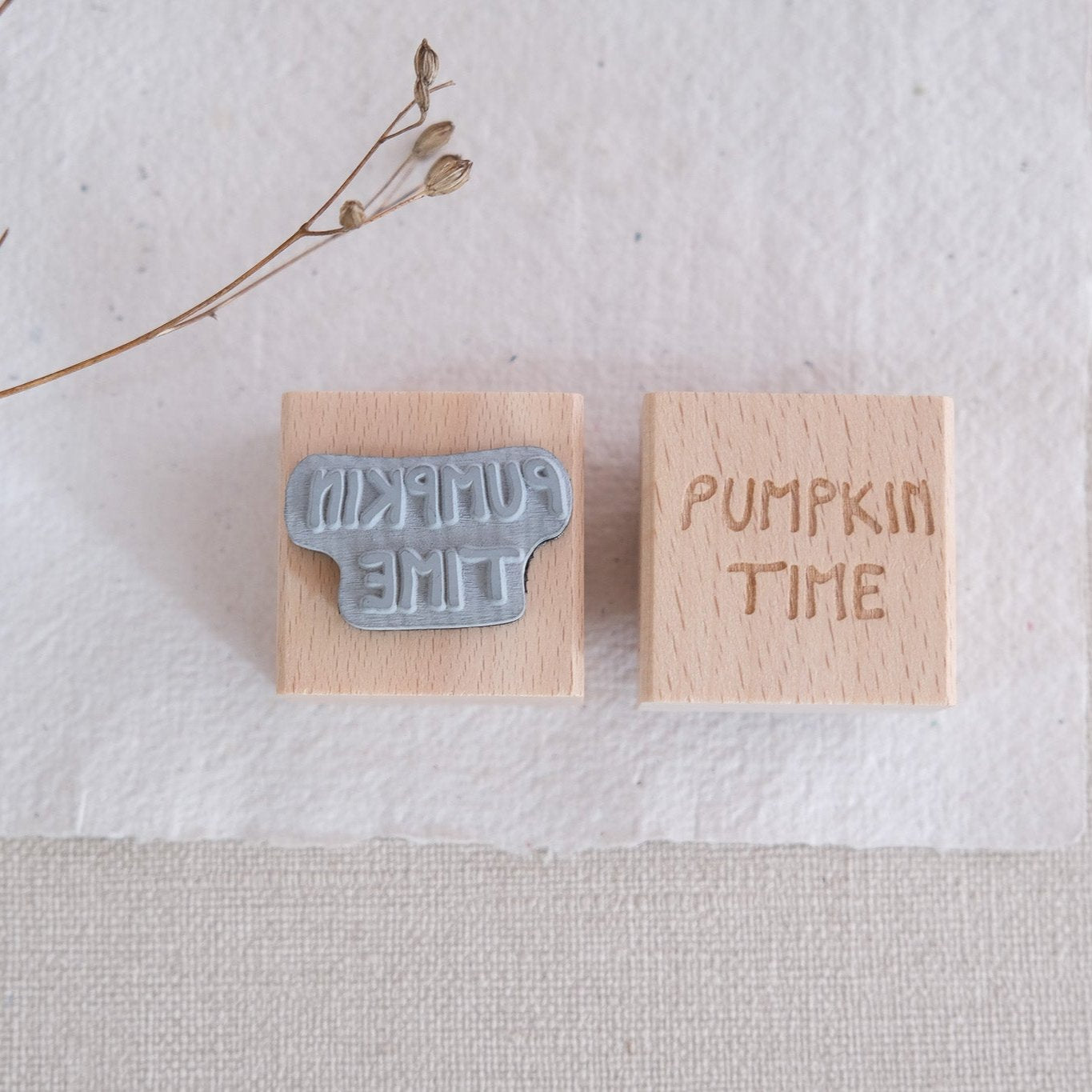 Holzstempel 3 x 3 cm mit Text "Pumpkin Time"