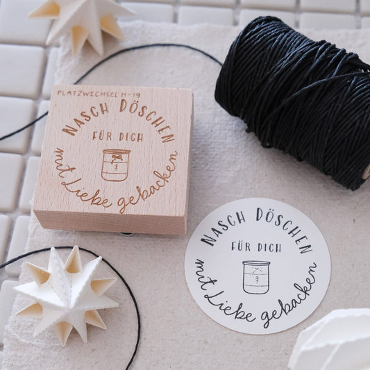 Holzstempel 5 x 5 cm mit Text "Nasch Döschen für dich mit Liebe gebacken"