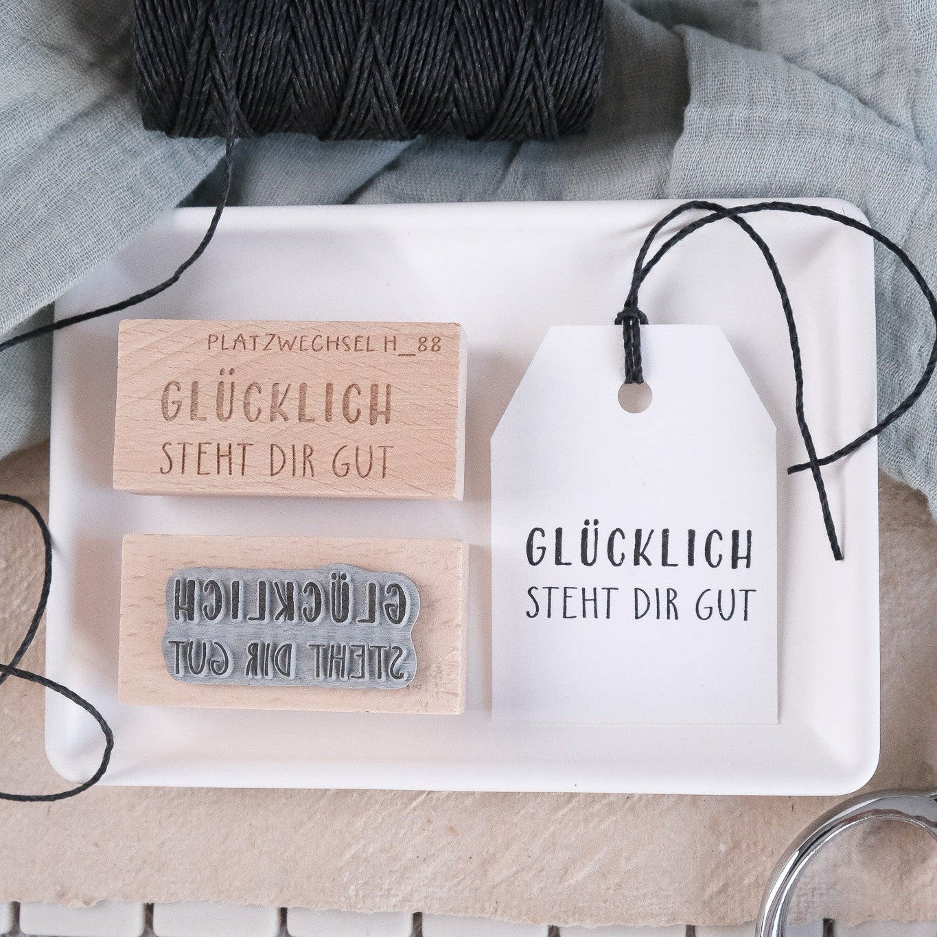 Holzstempel | Glücklich steht dir gut | 3 x 6 cm